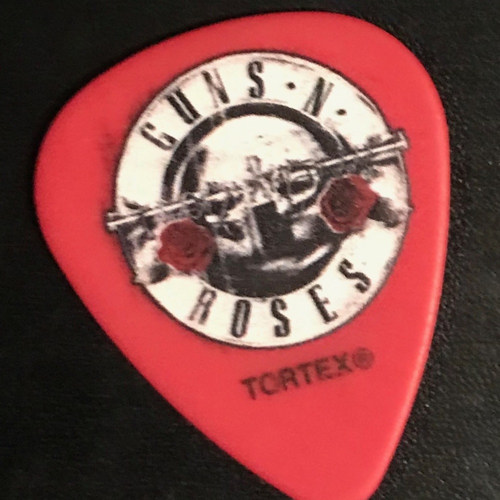 Red Guns and Roses guitar pick